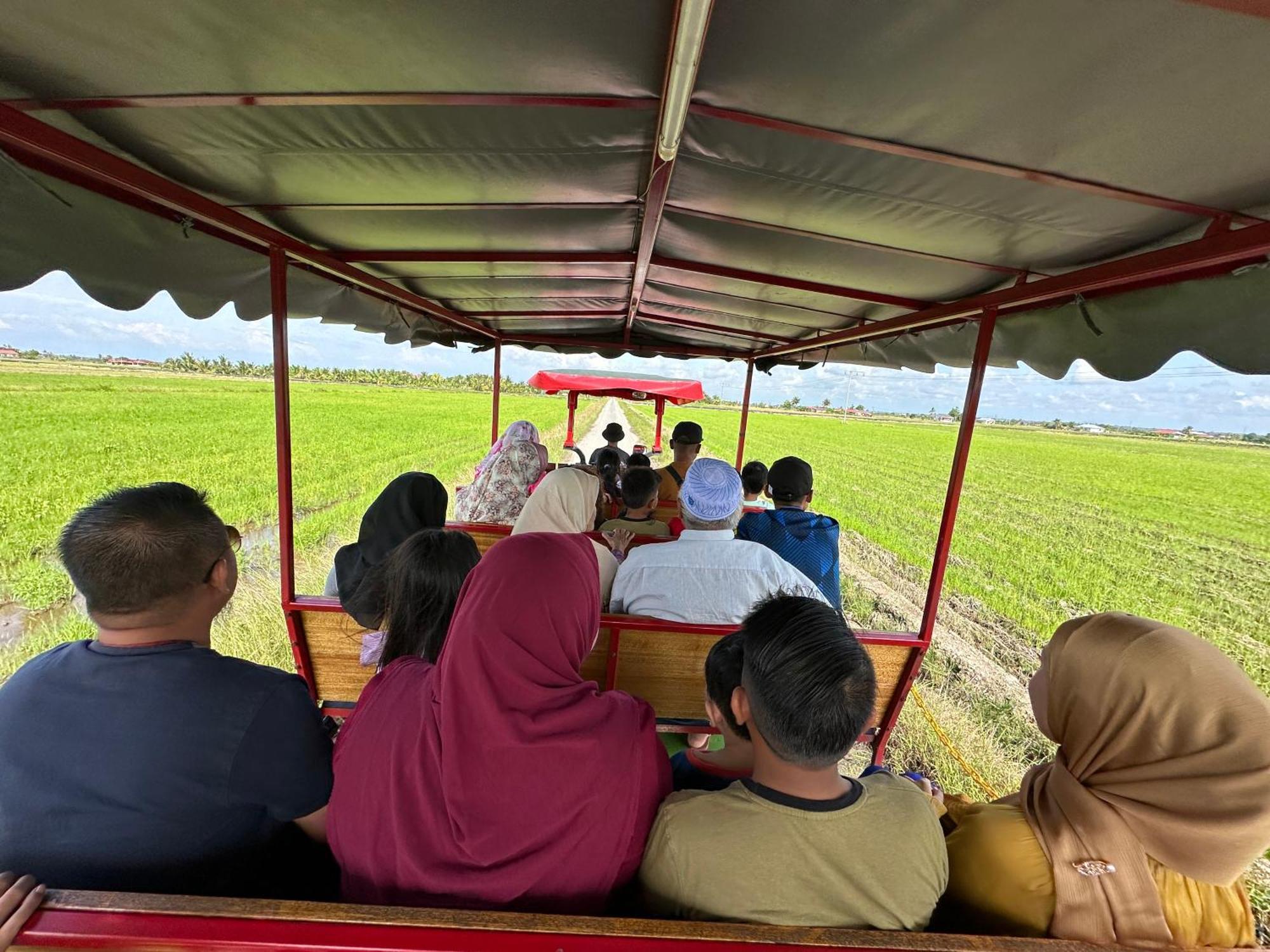 Ary&Zz Homestay For Islam Guests Tanjung Karang Luaran gambar